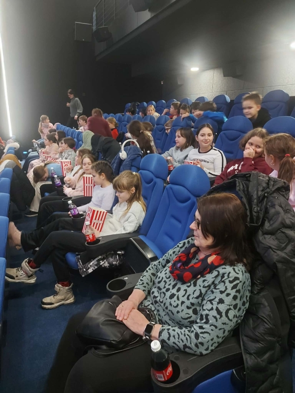 Kincskereső Alapítvány támogatásával mozifilm az alsó tagozatos diákoknak